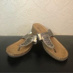 Clarks Slip on Thong Sandals Leather Excellent condition 8 M